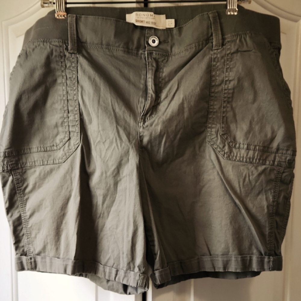 Sonoma Women's Charcoal Cargo Shorts